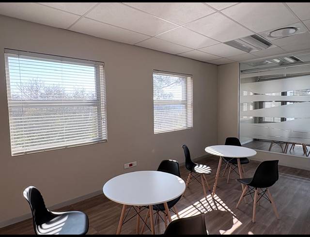 183M² OFFICE FOR SALE IN BROADACRES